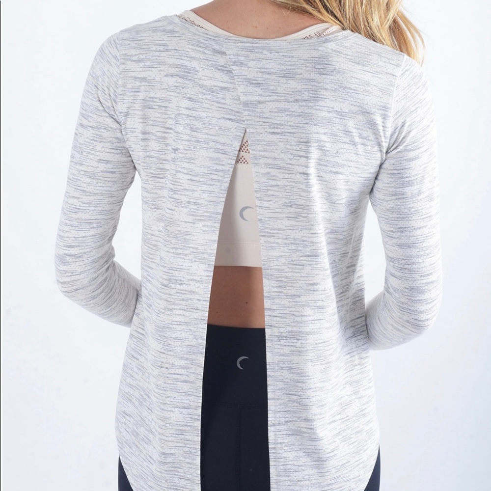 ZYIA Ash Split Back Long Sleeve T.